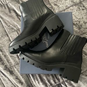 BLACK ANKLE BOOTS